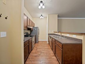 2305  Worthington Street  103, Dallas Texas 75204