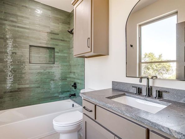 2824  Weisenberger Street  100, Fort Worth Texas 76107