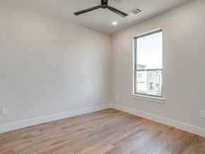 2824  Weisenberger Street  100, Fort Worth Texas 76107