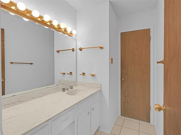 1601  Meadow Lane Terrace , Fort Worth Texas 76112