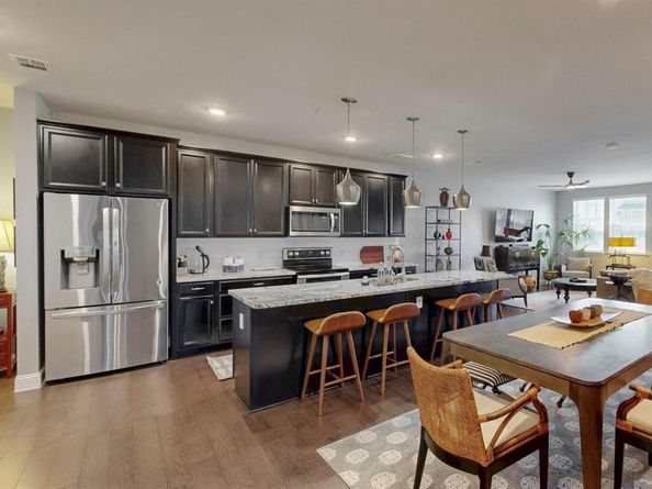 1735  Wittington Place  3403, Farmers Branch Texas 75234