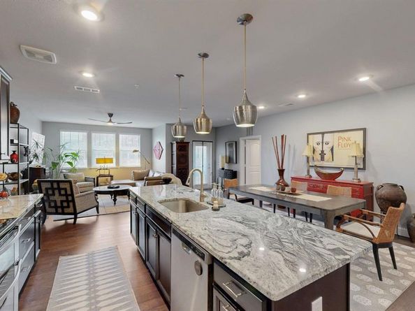 1735  Wittington Place  3403, Farmers Branch Texas 75234