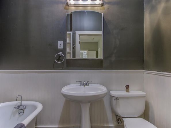2220 W Rosedale Street S, Fort Worth Texas 76110