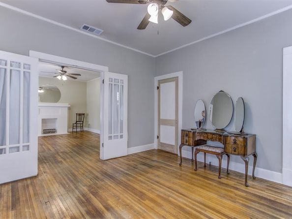 2220 W Rosedale Street S, Fort Worth Texas 76110