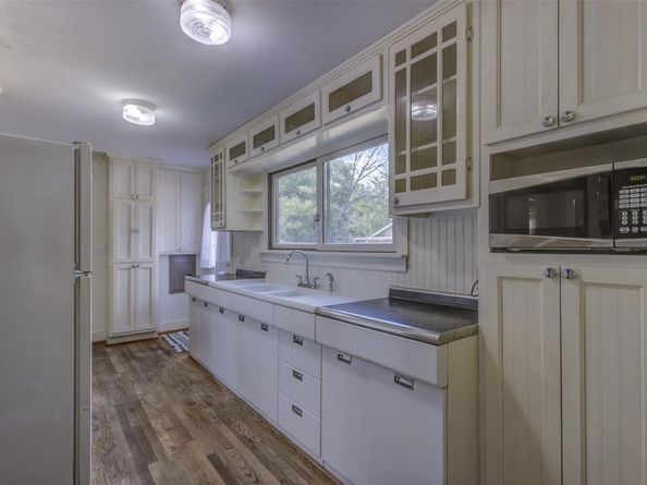 2220 W Rosedale Street S, Fort Worth Texas 76110