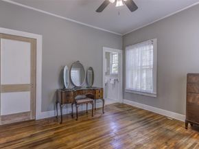 2220 W Rosedale Street S, Fort Worth Texas 76110