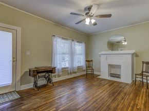 2220 W Rosedale Street S, Fort Worth Texas 76110