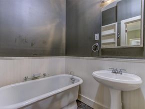 2220 W Rosedale Street S, Fort Worth Texas 76110