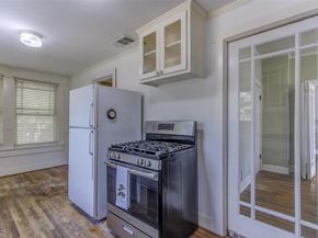 2220 W Rosedale Street S, Fort Worth Texas 76110