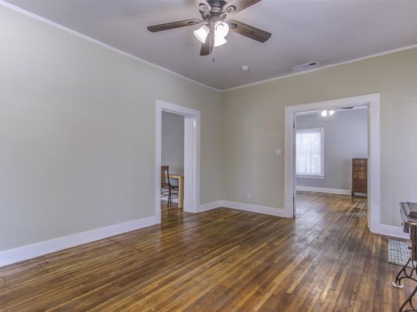 2220 W Rosedale Street S, Fort Worth Texas 76110