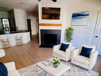4800 W Lovers Lane 