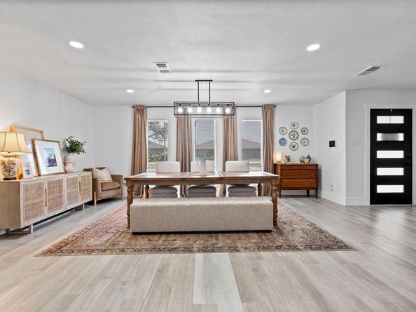 7004  Kiva Lane , Dallas Texas 75227