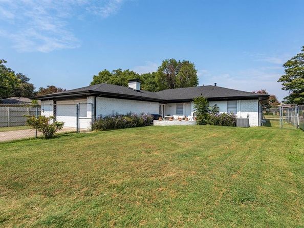 7004  Kiva Lane , Dallas Texas 75227