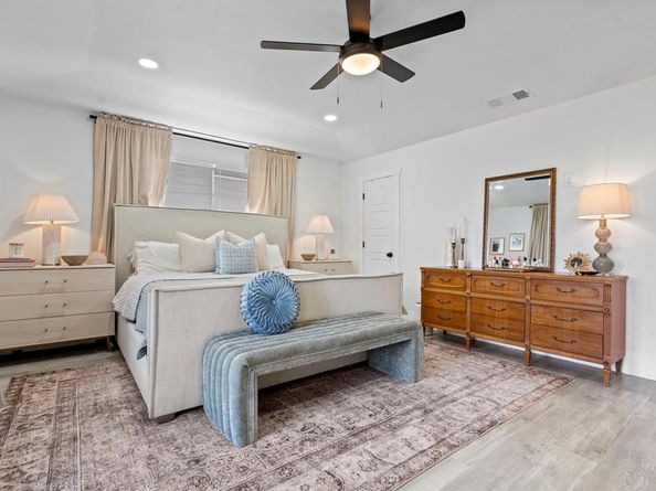 7004  Kiva Lane , Dallas Texas 75227