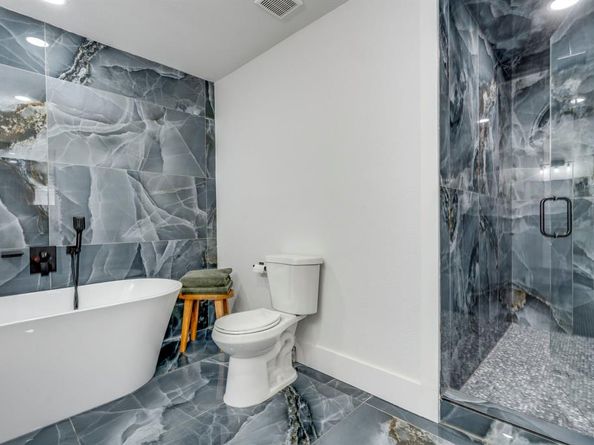 7004  Kiva Lane , Dallas Texas 75227