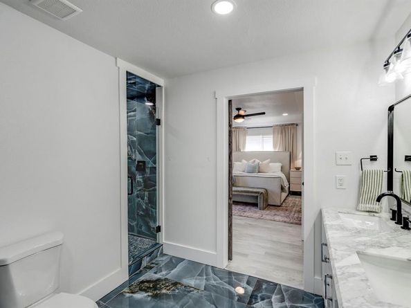 7004  Kiva Lane , Dallas Texas 75227