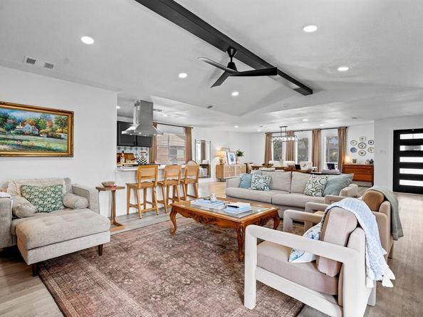 7004  Kiva Lane , Dallas Texas 75227