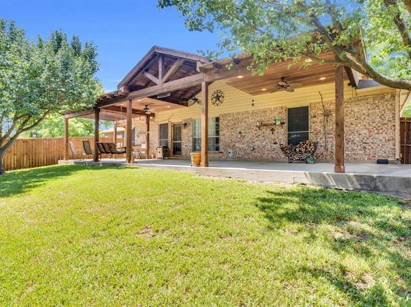 5528  Nuthatch Street , Dallas Texas 75236