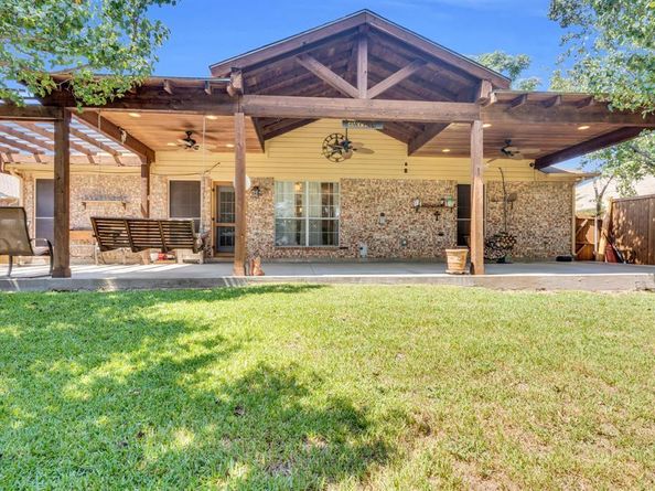 5528  Nuthatch Street , Dallas Texas 75236