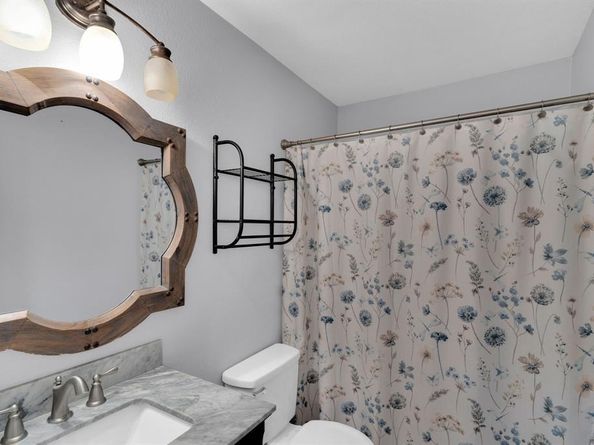 5528  Nuthatch Street , Dallas Texas 75236