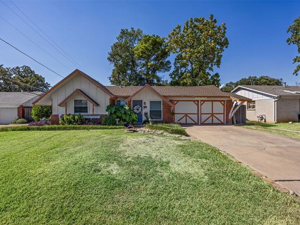 1820  Muse Street , Fort Worth Texas 76112