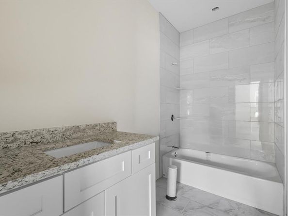 2512  Sheraton Drive , Fort Worth Texas 76105