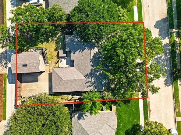 1617  Oak Creek Drive , Lewisville Texas 75077