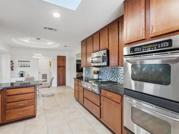 1617  Oak Creek Drive , Lewisville Texas 75077