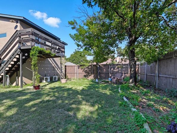 1617  Oak Creek Drive , Lewisville Texas 75077