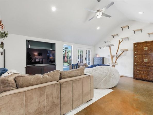 1617  Oak Creek Drive , Lewisville Texas 75077