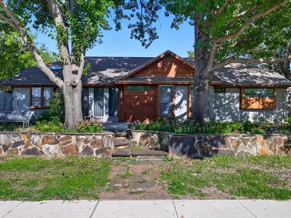 1617  Oak Creek Drive , Lewisville Texas 75077