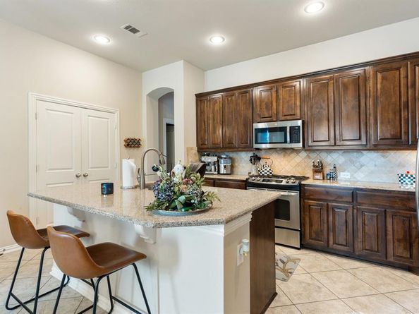2844  Lacompte Drive , Dallas Texas 75227