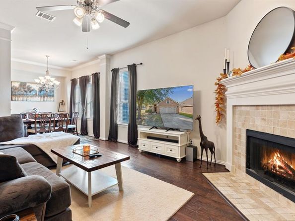 2844  Lacompte Drive , Dallas Texas 75227
