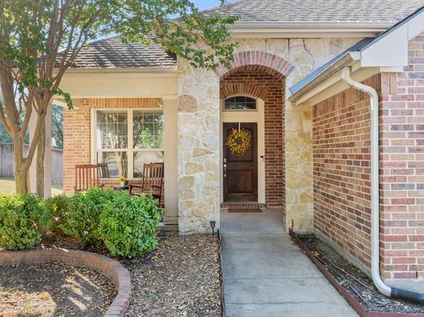 2844  Lacompte Drive , Dallas Texas 75227