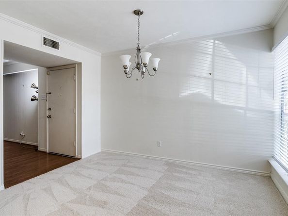 5833  Copperwood Lane  1131, Dallas Texas 75248