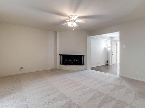 5833  Copperwood Lane  1131, Dallas Texas 75248