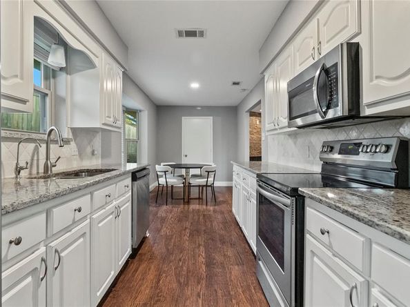 1610  Saint James Drive , Carrollton Texas 75007