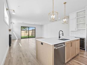 4525  Hopkins Avenue , Dallas Texas 75209