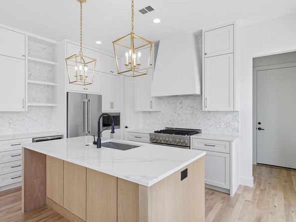 4525  Hopkins Avenue , Dallas Texas 75209