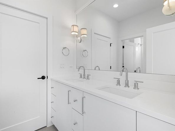 4525  Hopkins Avenue , Dallas Texas 75209