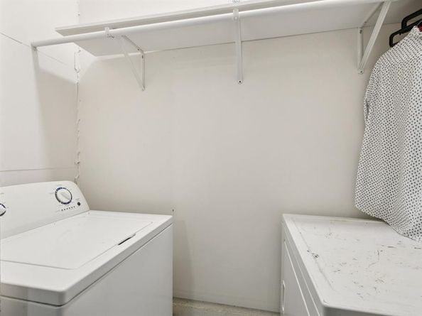 2472  Highwood Drive , Dallas Texas 75228