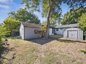 2472  Highwood Drive , Dallas Texas 75228