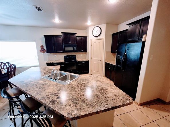 912  Iona Drive , Fort Worth Texas 76120