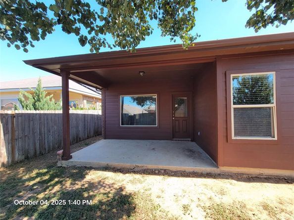 912  Iona Drive , Fort Worth Texas 76120