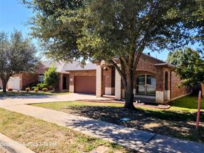 912  Iona Drive , Fort Worth Texas 76120