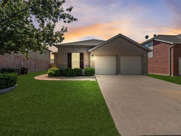 1234  Mallard Creek , Aubrey Texas 76227