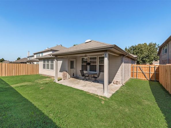 1234  Mallard Creek , Aubrey Texas 76227