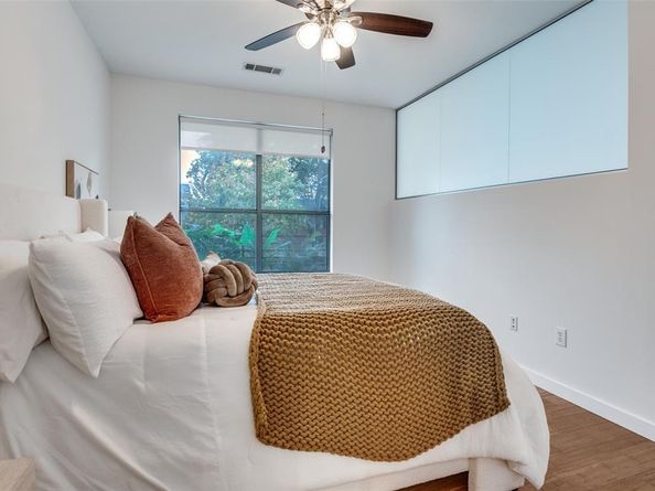 4040 N Hall Street  105, Dallas Texas 75219