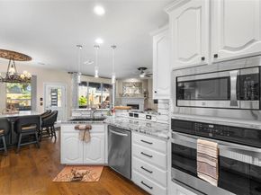 3220  Serpis  , Grand Prairie Texas 75054