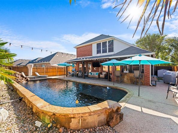 3220  Serpis  , Grand Prairie Texas 75054